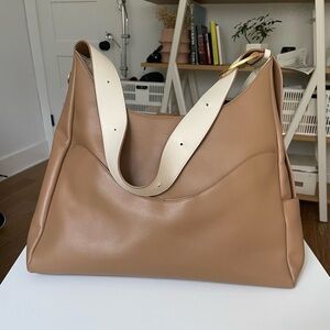 Oleada Reverie Hobo Leather Shoulder Bag in Toffee